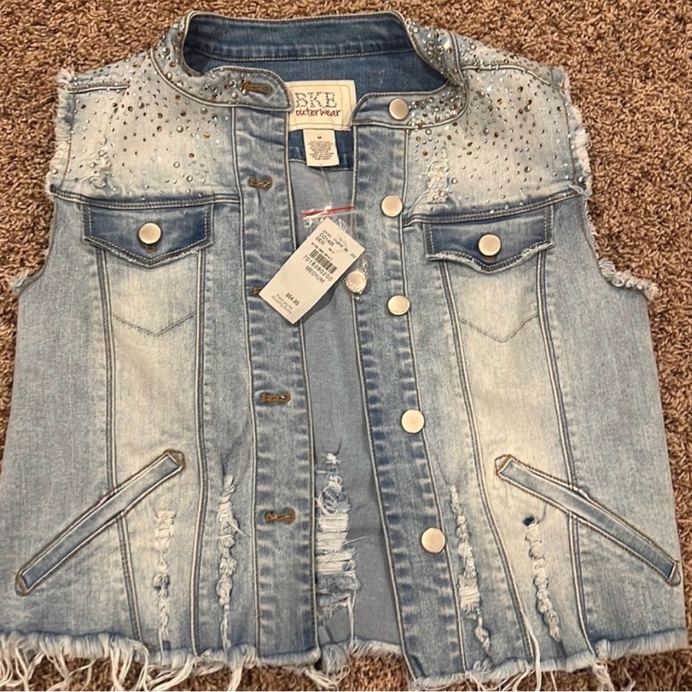 NWT BKE Studded Denim Vest
MEDIUM - Picture 4 of 7